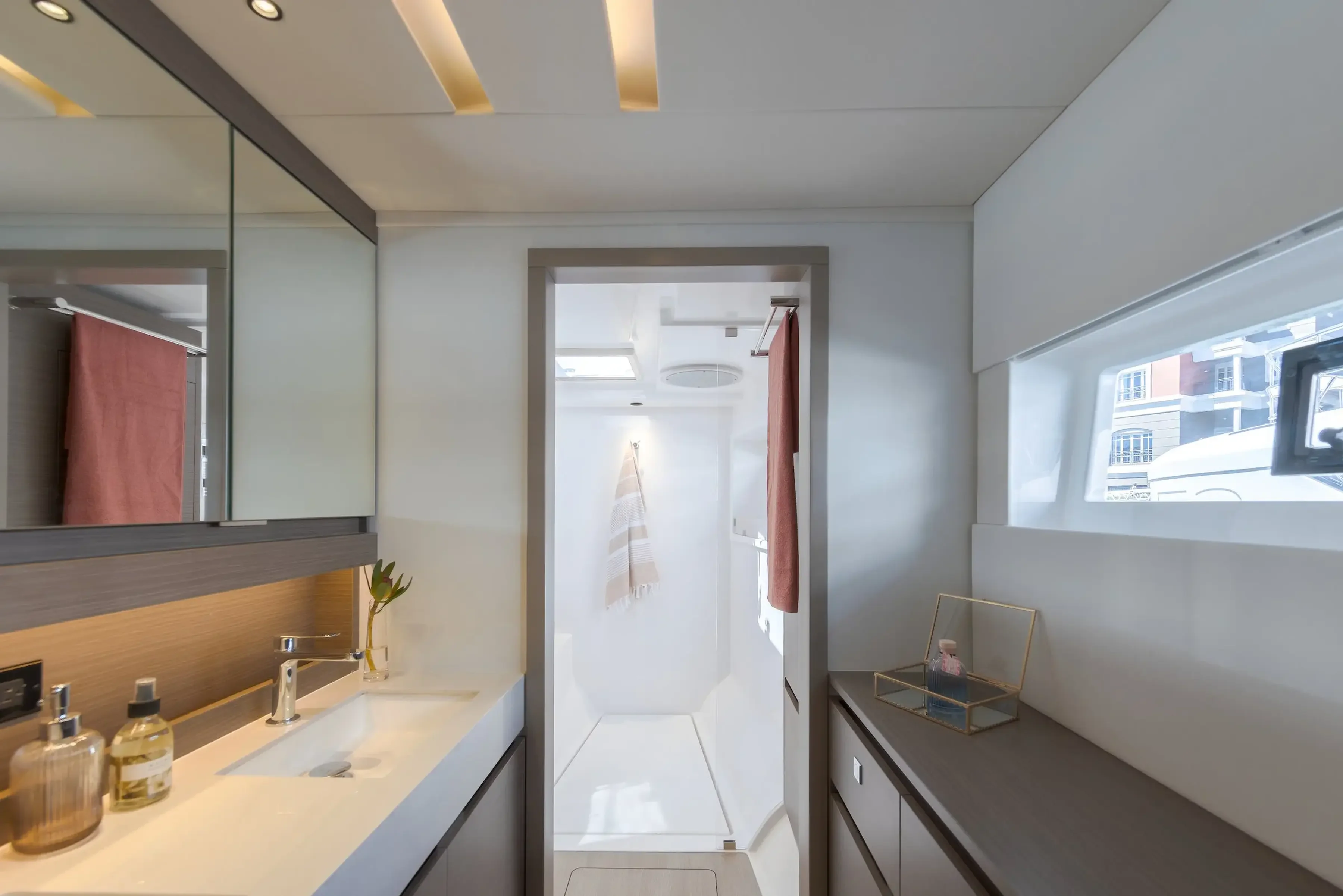 Leopard 53 Powercat - salle de bain