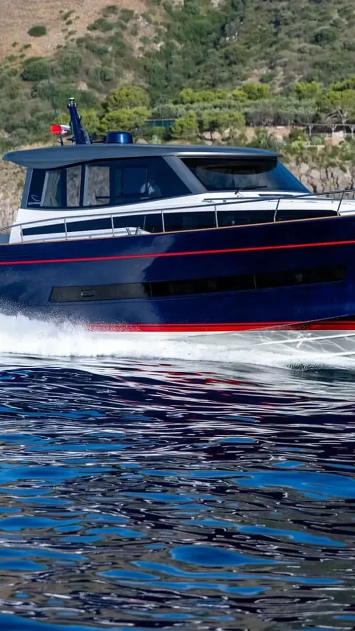 Visuel vertical Gozzo 48
