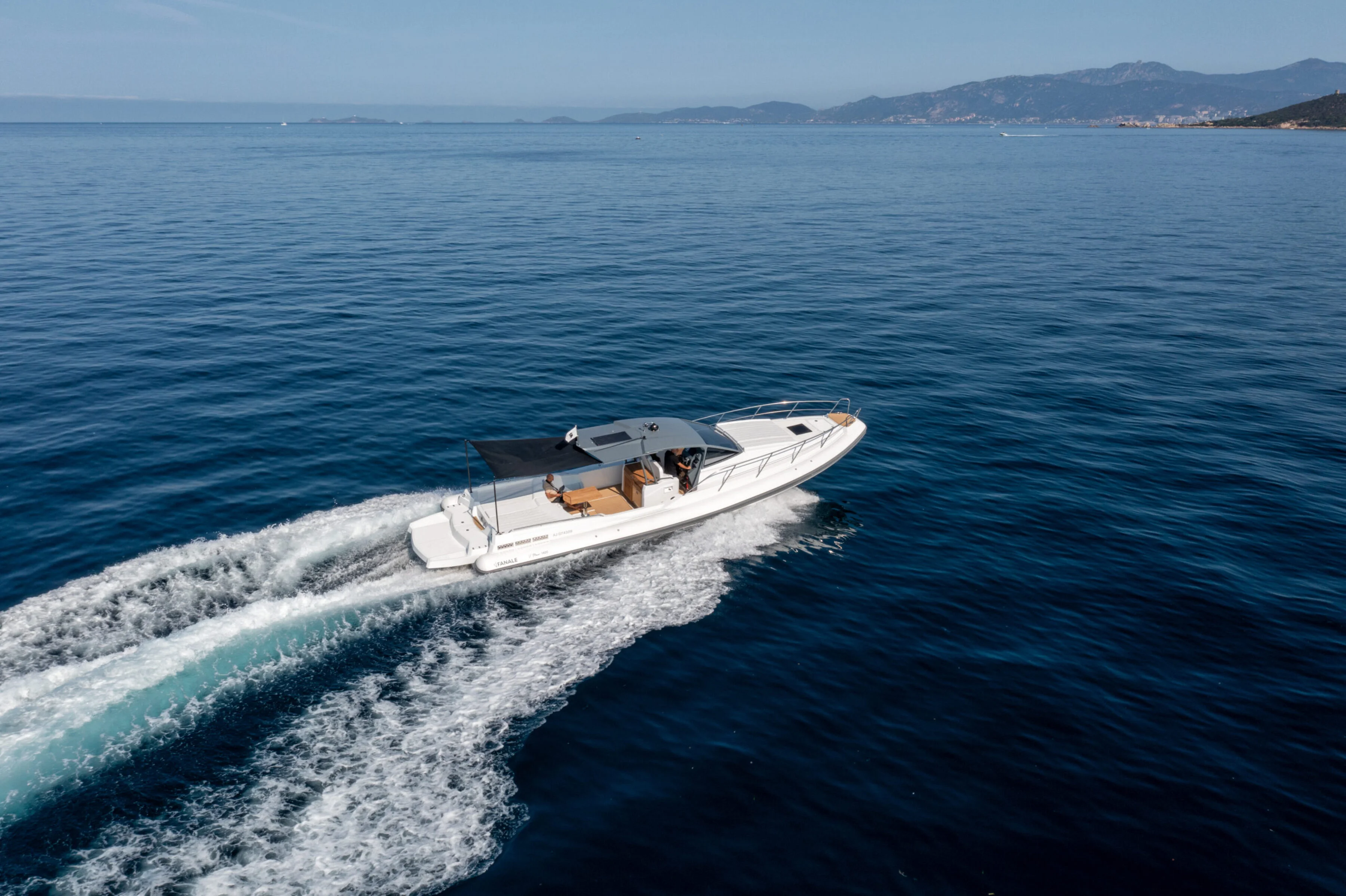 Maio 1400 en navigation au large d'Ajaccio